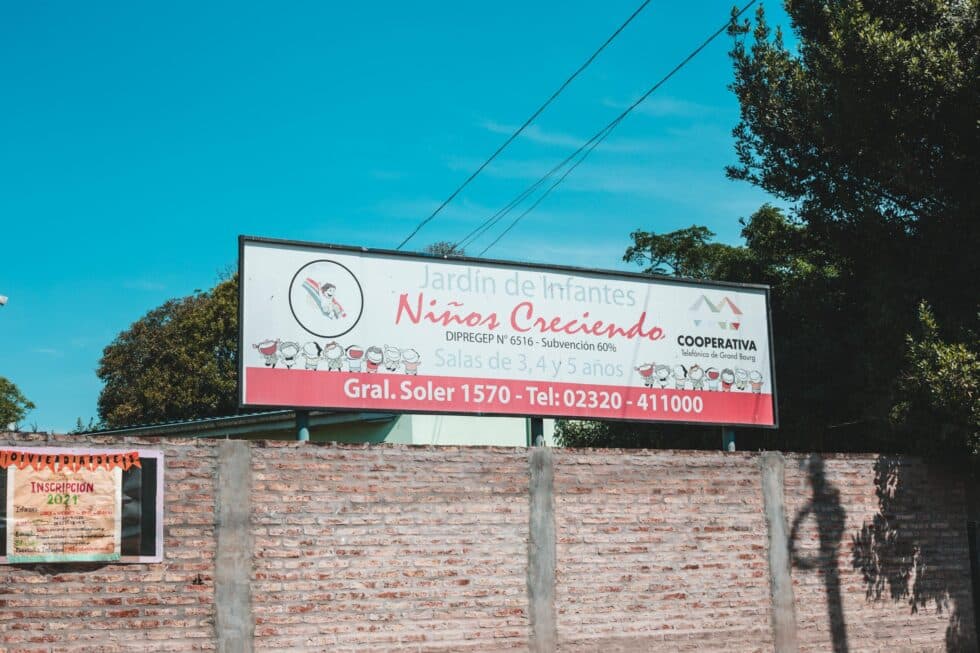 Cartel de el Instituto Dr. René Favaloro